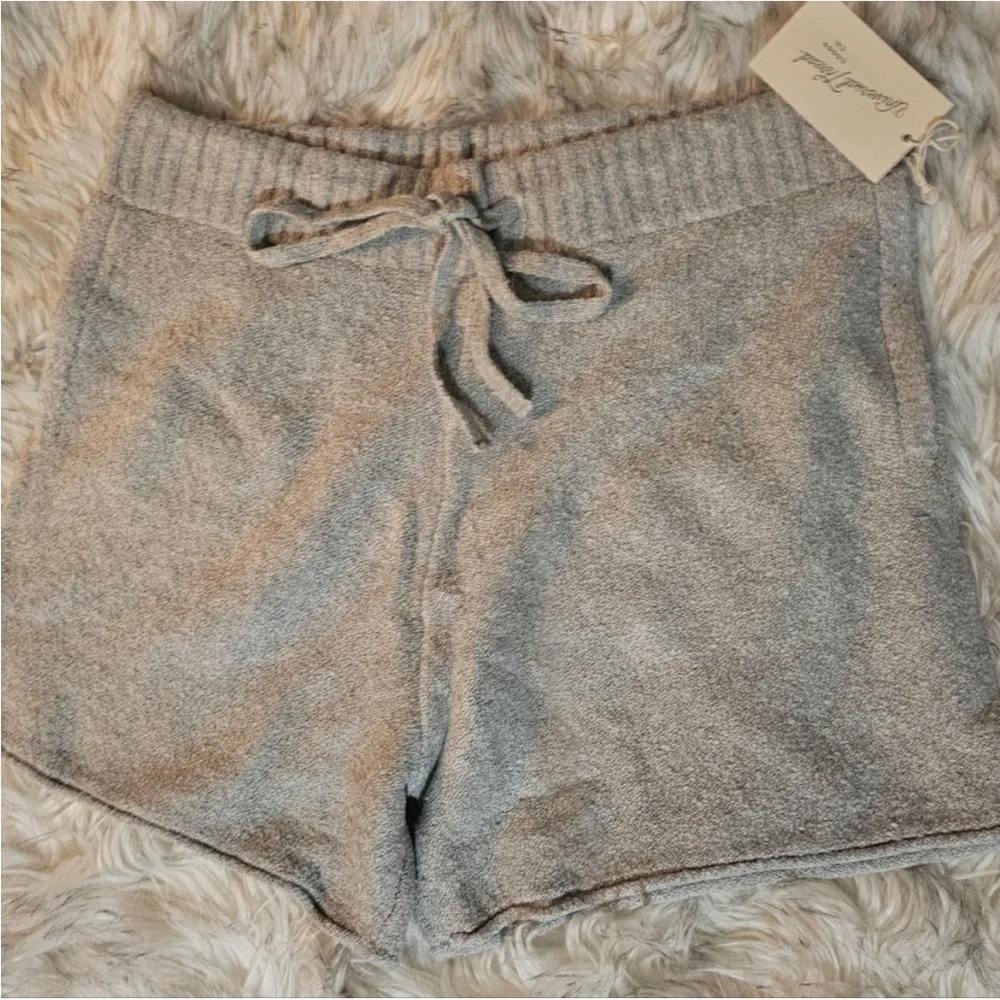 Universal Thread Heather Gray Knit Drawstring Lounge Shorts - Picture 2 of 2